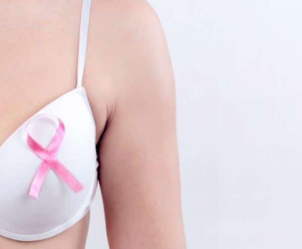 Le cancer du sein au stade 4– symptômes, traitements & cas Shannen Doherty